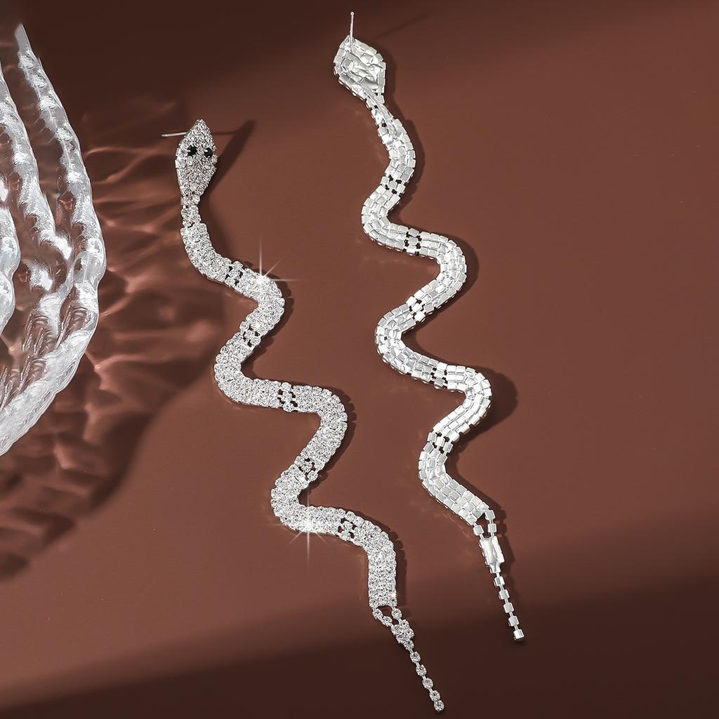Cross border personalized exquisite trend cold wind alloy full diamond twisted snake shaped earrings for women