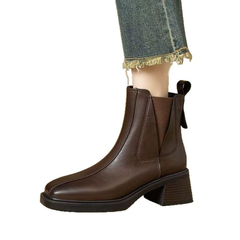 Retro velvet warm versatile short boots women's autumn and winter new square head soft leather soft sole temperament Martin boots