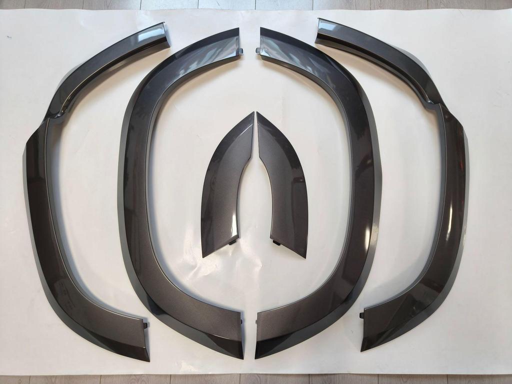 Gloss Black Widened Wheel Arches for New Defender 110/90 - Black Warrior Upgrade