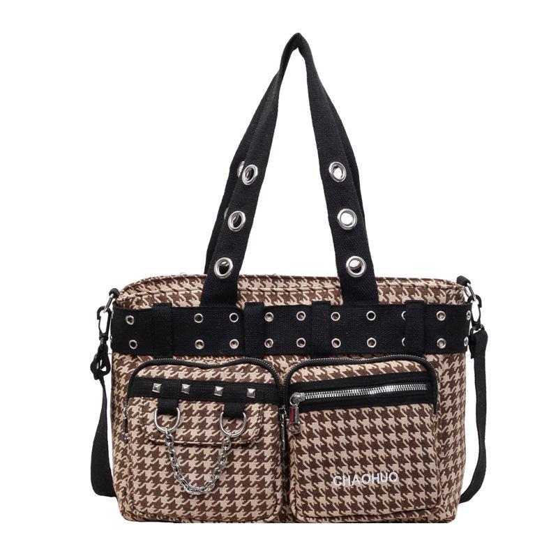 

Autumn/Winter Fashion Rivet Shoulder Crossbody Bag for Women