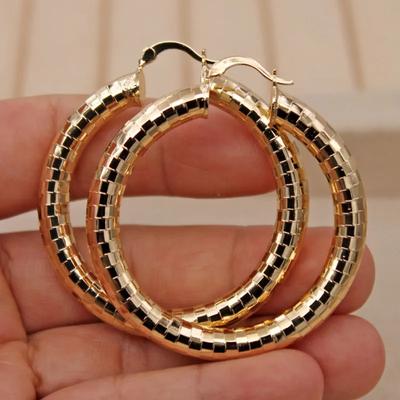 Schlichte, lässige, trendige Creolen aus vergoldetem Kupfer für Frauen und Mädchen, modischer Punk-Schmuck, Zubehör für Geburtstage, Hochzeiten