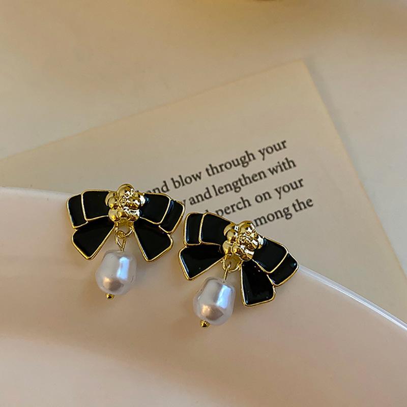 Trendy Black White Enamel Oil Bow Knot Drop Earrings For Women Elegant Imiation Pearl Dangle Earrings Wedding Party Jewelry Gift