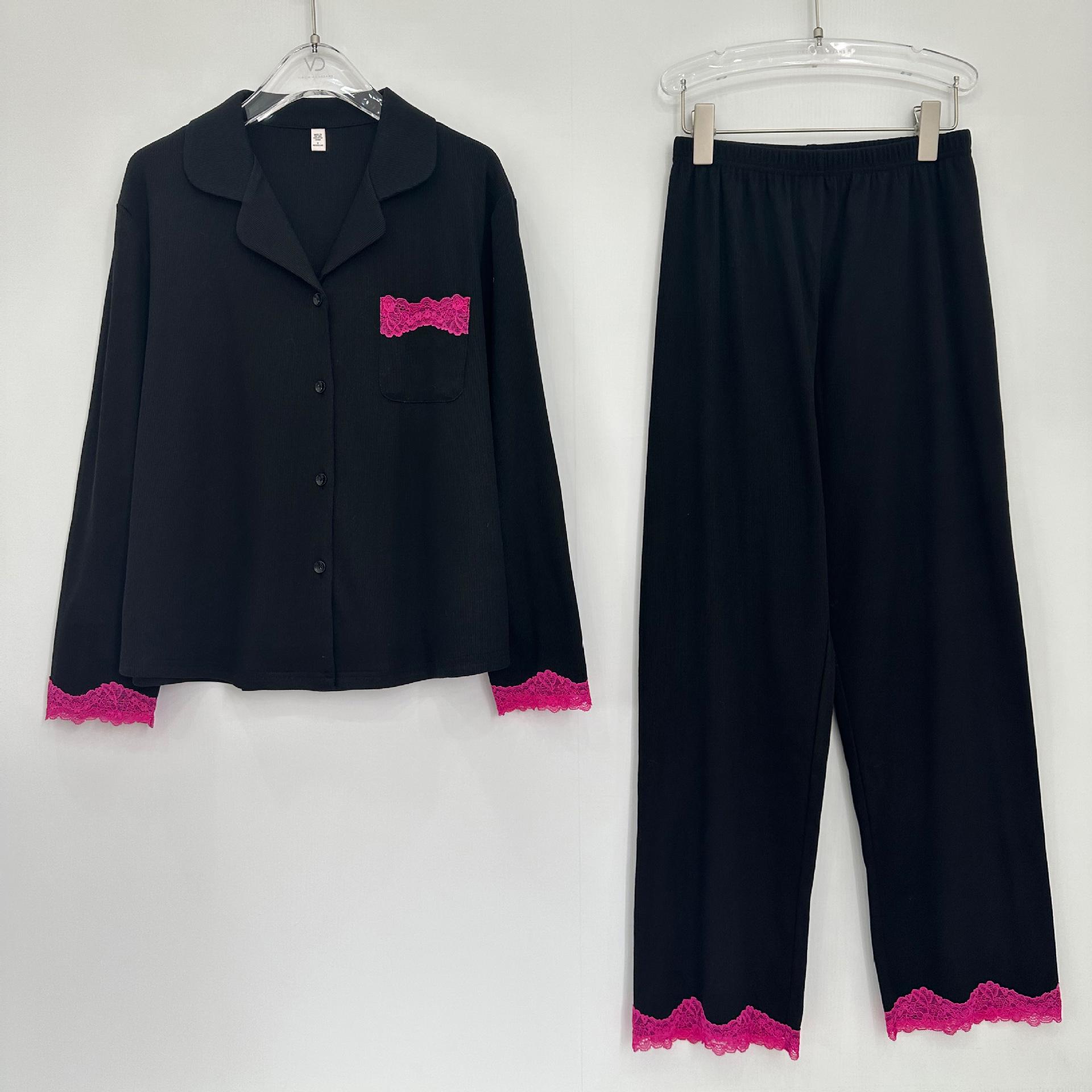 

Осенне-зимний женский пижамный комплект Barbie черного и розового цвета: Флисовый топ с длинным рукавом и золотые велюровые брюки с кружевной отделкой M