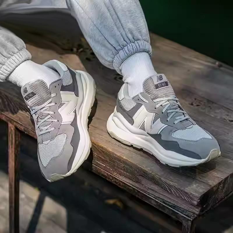 New Balance 57/40 Dětské tenisky pro větší děti Castlerock Moonbeam Šedé GC5740RT