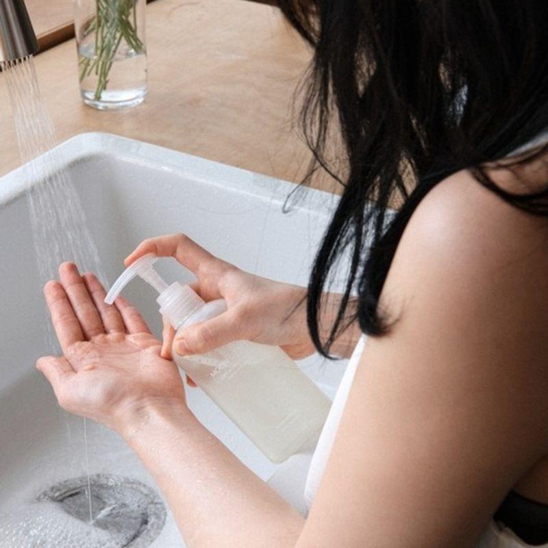 Moonoffice Emerald Musk Hand & Body Wash 250ml