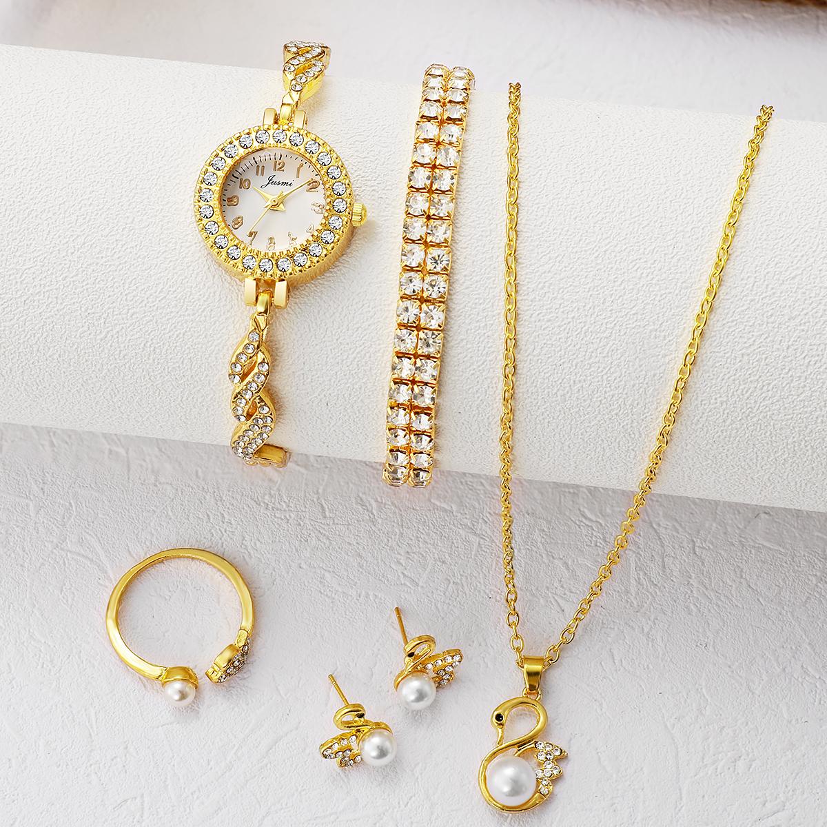 

Новые часы с кварцевым механизмом и изысканным дизайном в виде маленького диска «Звездное небо», инкрустированного бриллиантами, набор из пяти предметов: женские часы и украшения золотой