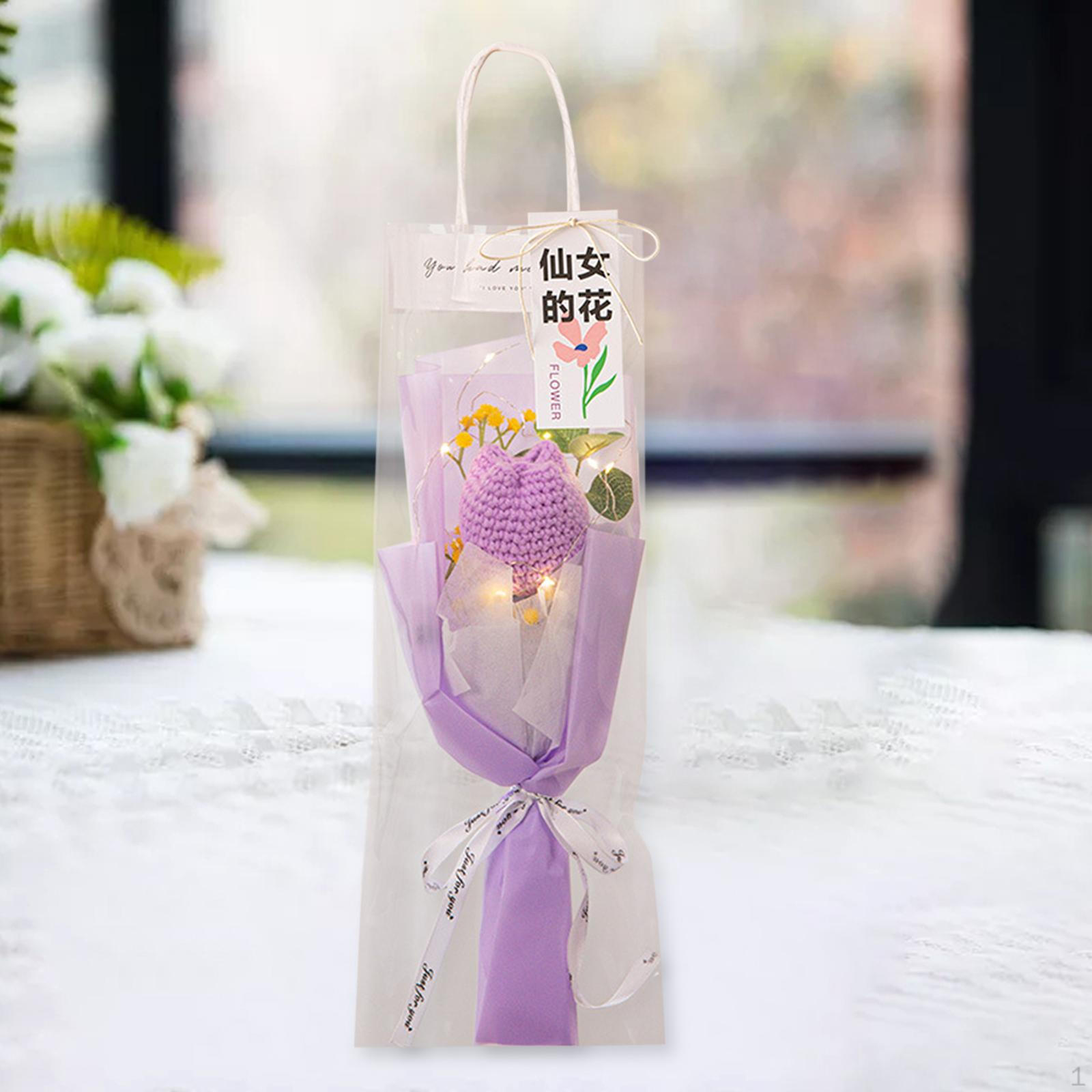 

Завершенный букет тюльпанов крючком с легким искусственным декоративным украшением для центральной части стола фиолетовый