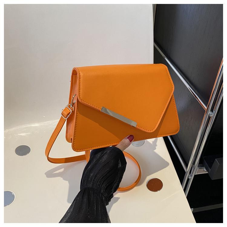 Solid Color New 2025 Autumn and Winter New Retro Simple Fashion Casual Contrasting Color Single Shoulder Oblique Span Small Square Bag