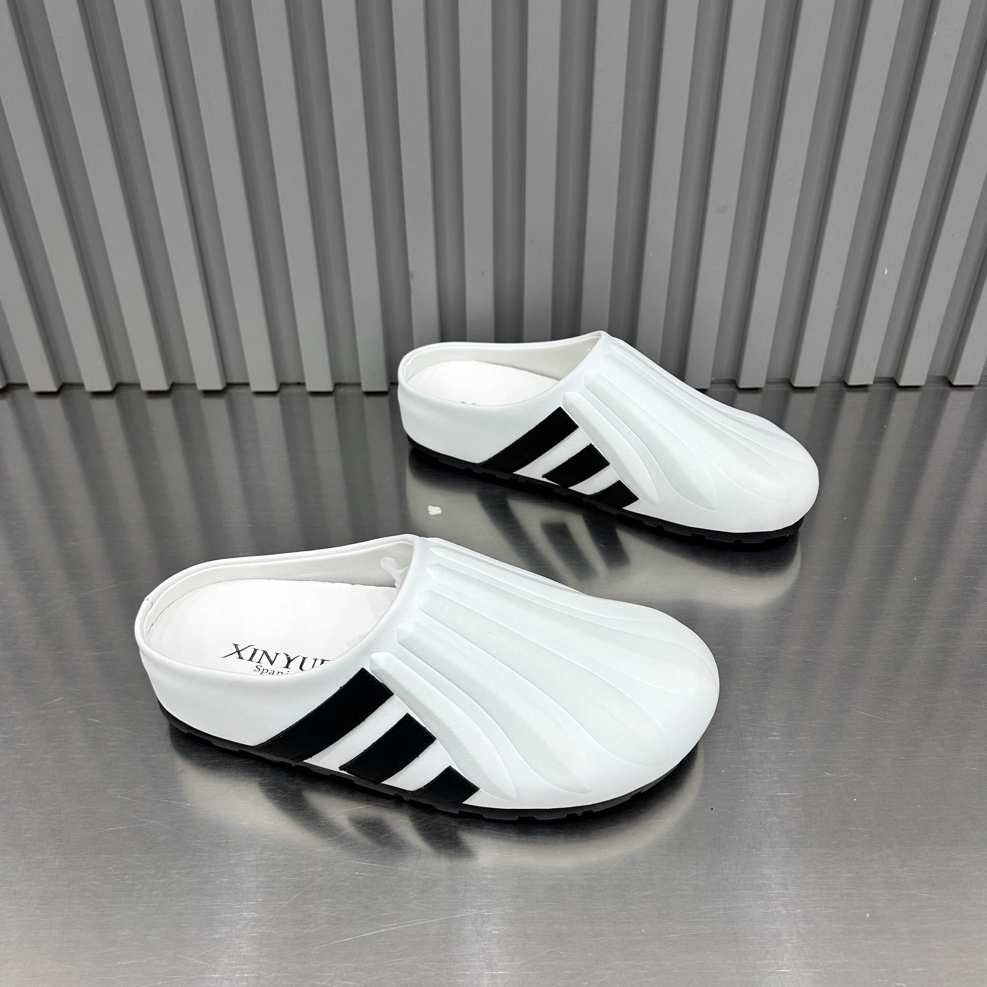 

Shell head wear-resistant hole shoes non-slip and deodorant 2025 summer baotou EVA big head casual trendy brand cool slippers 40 белый