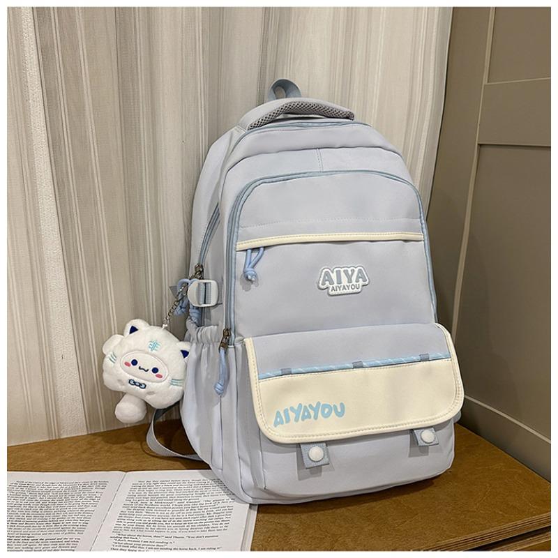 The new schoolbag is high-value, fresh and sweet backpack, light for junior high school students, and large-capacity backpack for spring outing.
