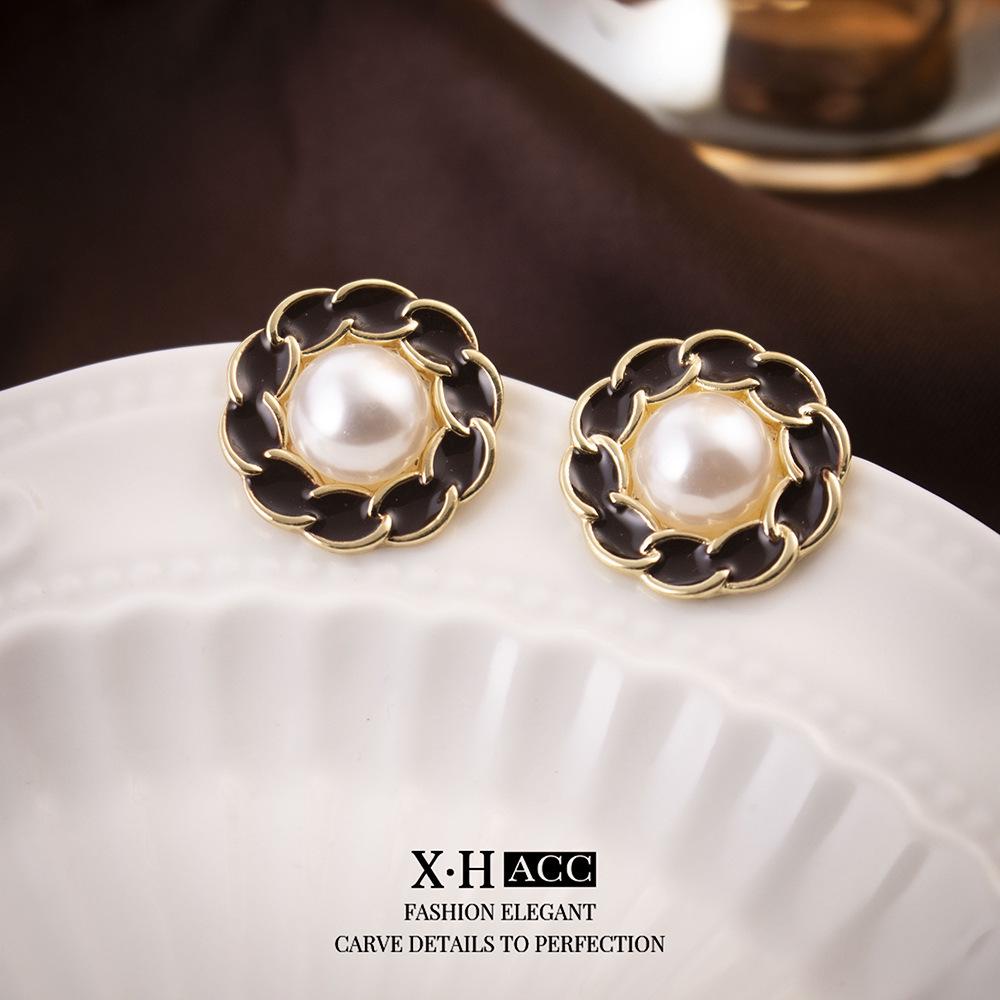 Elegant Gold-Plated Black Zircon Stud Earrings - Niche Design for a Luxurious Fashion Statement