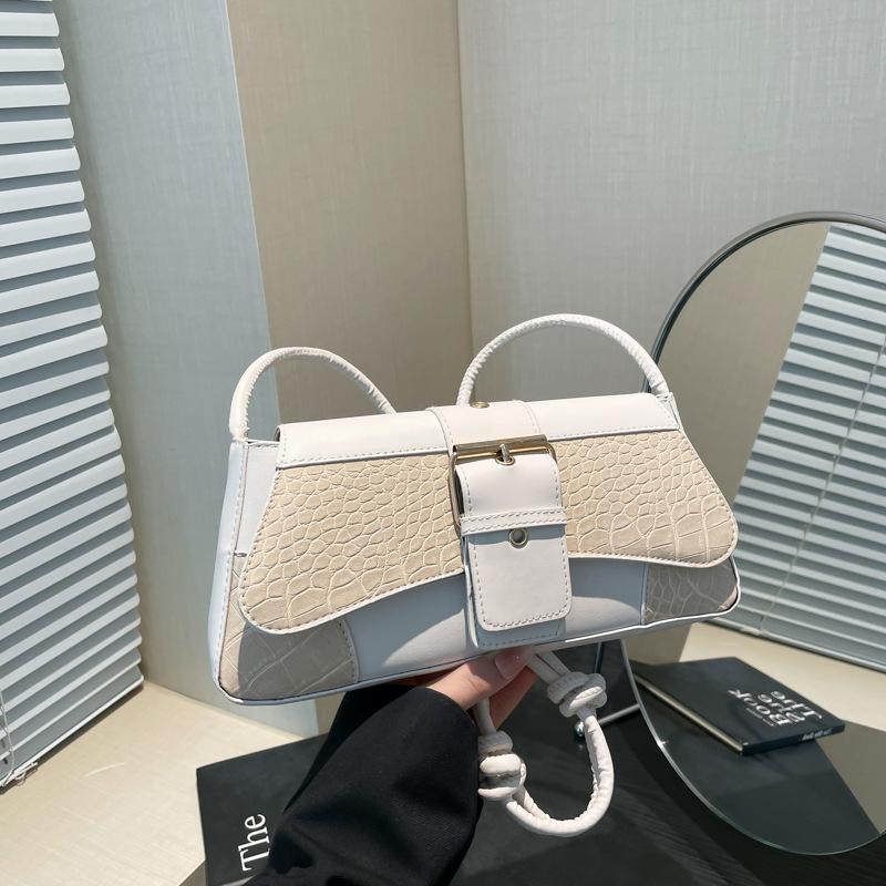 High sense single shoulder armpit bag women 2025 new trendy fashion Internet celebrity niche design popular texture messenger bag