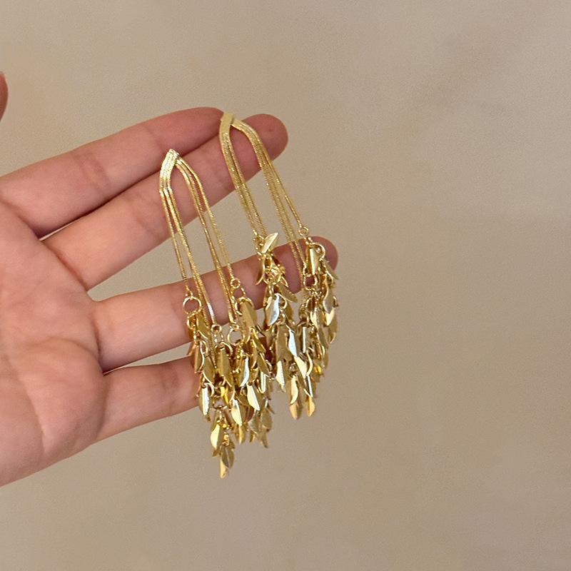 

Silver needle leaf wheat ear fringed earrings fashionable and high sense long earrings niche commuter versatile earrings women