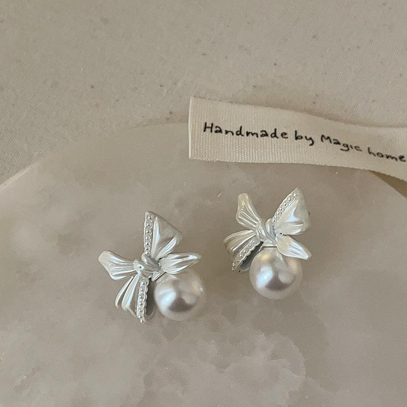 French Retro Pearl Bow Stud Earrings Female Personality Sweet Exquisite Fashion Elegant Trend Versatile Earrings