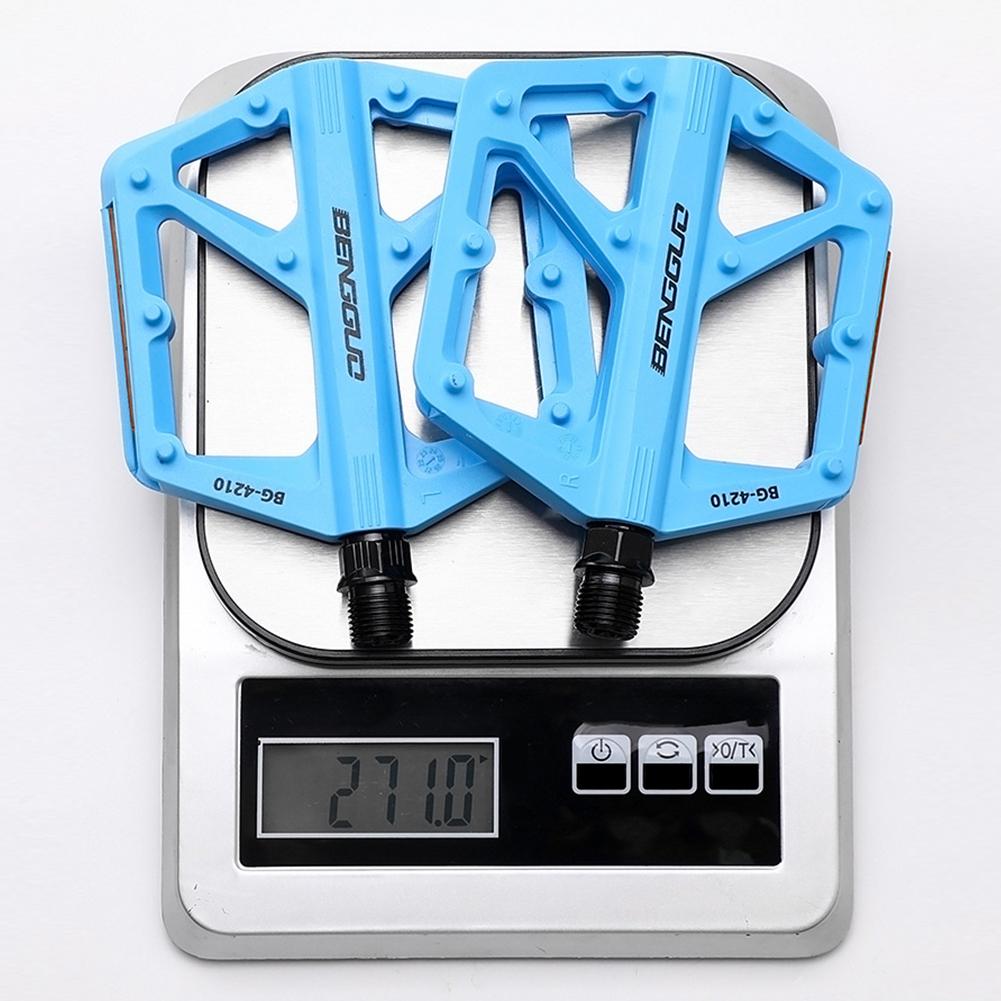 Double DU Bearing Ultralight Bike Pedals with Reflector Mountain Road Bike Flat Pedals Bicycle Platform Pedals Bike Accessories