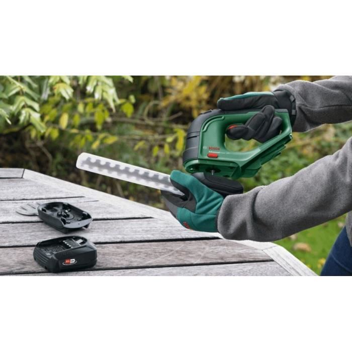 Bosch Shears - AdvancedShear 18 (delivered with 1 Battery, 1 Charger, 1 200mm Blade, 1 100mm Blade)