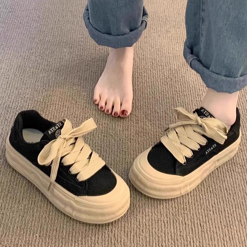Thick-soled German Training Shoes Women's 2025 New Dissolved Small Black Shoes Low-top Non-slip Board Shoes Casual Versatile Sports Shoes