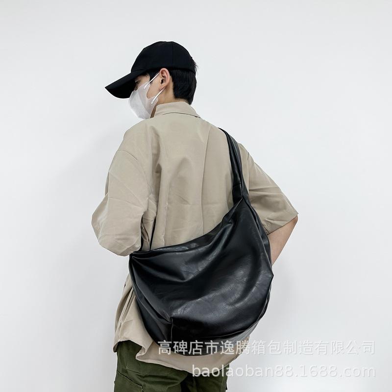 Retro men's and women's shoulder bags Crossbody dumpling bags Large capacity tote bags Fashion bags Student leisure bags