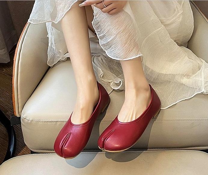 Japanese Style Tabi Ninja Shoes Women Cozy Leather Flats Split Hoof Toe Loafers Femme Mary Jeans Mocasines Ladies Ballerina Shoe