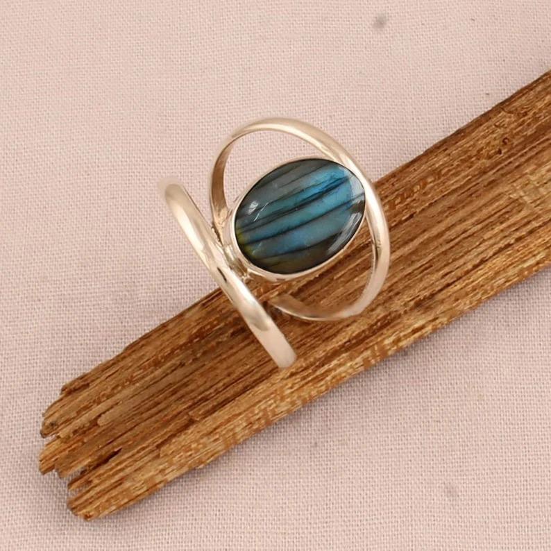 925 Silver Ring, Labradorite Oval Gemstone Handmade Designer Ring, Statement Ring, Gift For Her, Bezel Ring, Anniversary Ring