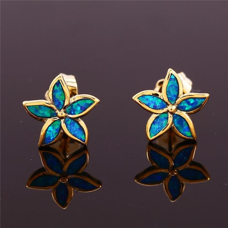 

Cute opal five-petal flower stud earrings are small and fresh.