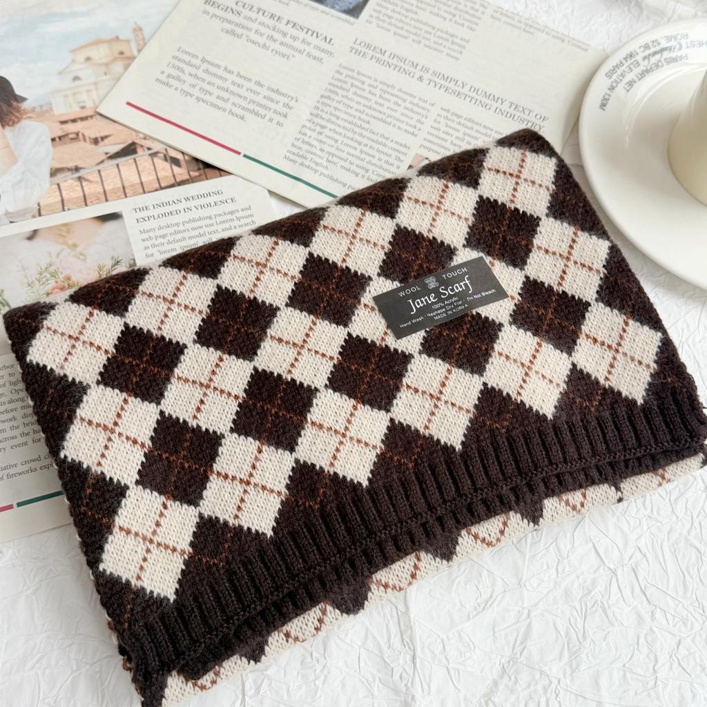 Japanese retro burgundy rhombus plaid wool scarf women's winter warm versatile college style knitted scarf tide