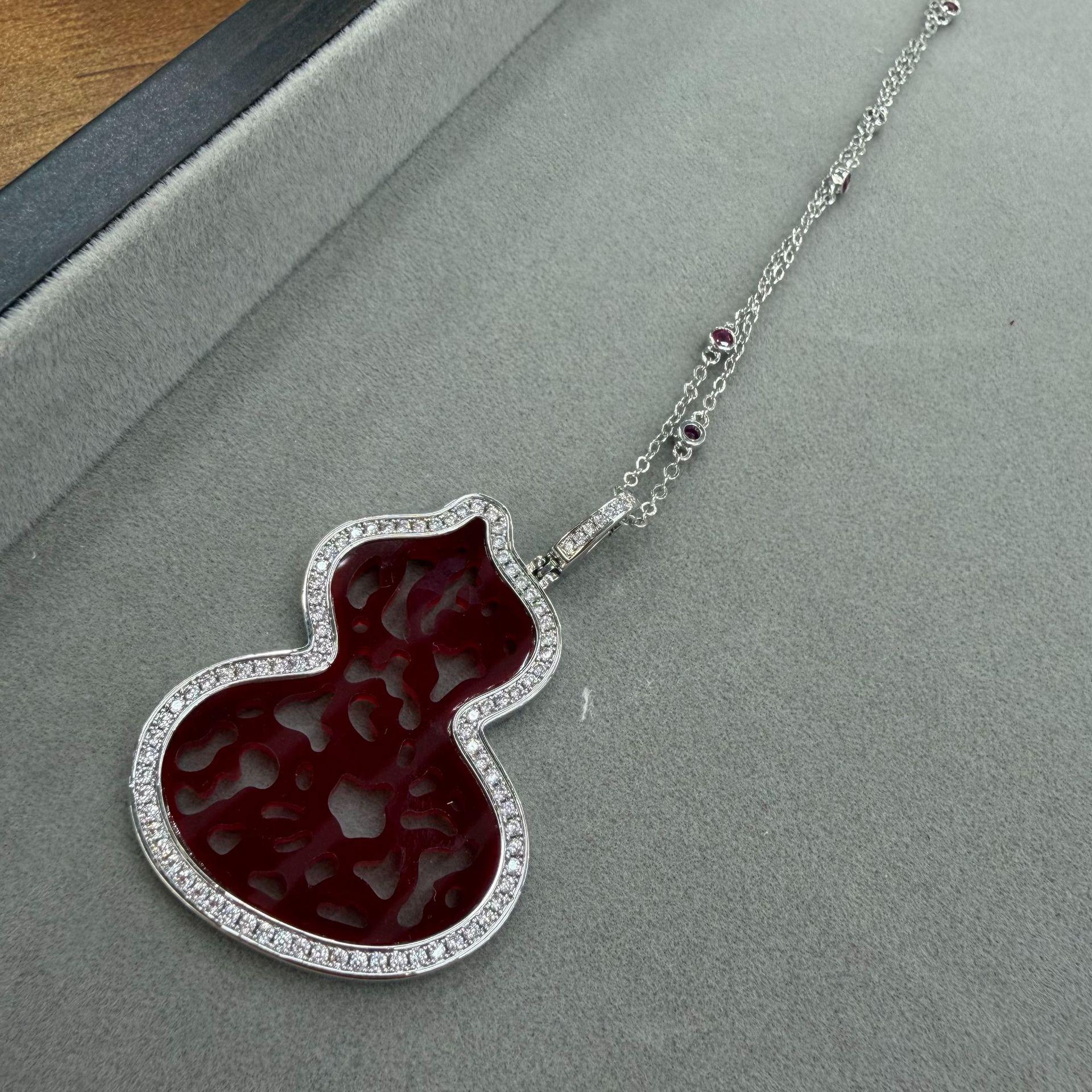 

Lin Family Gourd Hollow Full Diamond Necklace Female Lace White Fulu Clavicle Chain Chinese Style Sweater Chain Female