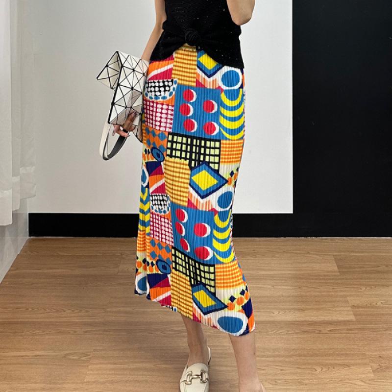 

Юбка средней длины с завышенной талией, плиссировкой, облегающим кроем и разрезом на бедрах 2XL