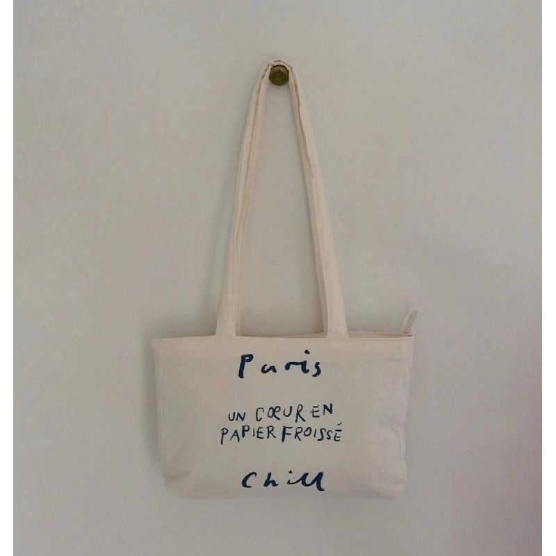 

New Artistic Casual Portable Tote Bag South korea Niche Bag Lightweight Large Capacity Work Commuter Bag Shoulder Bag White