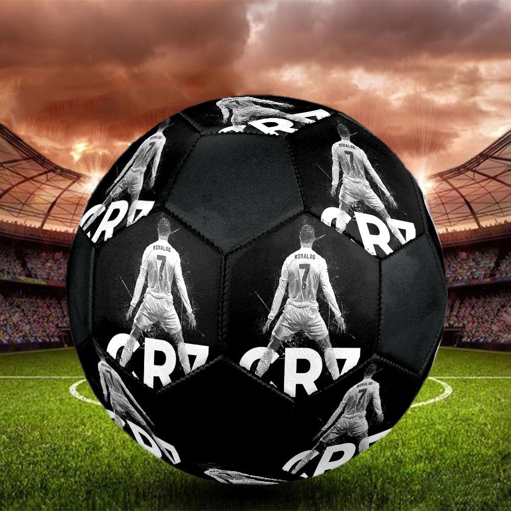 1 PZ Pallone da calcio Cristiano Ronaldo Taglia 5 grezza Praha Pallone da calcio indoor Colorato Per tutte le età Cucito a macchina PVC Pronto per la competizione Resistente Alto rimbalzo