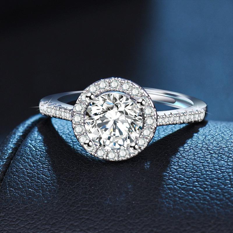 Round Four-claw Simulated Moissanite Ring Elegant And Stylish Women's Wedding Ring