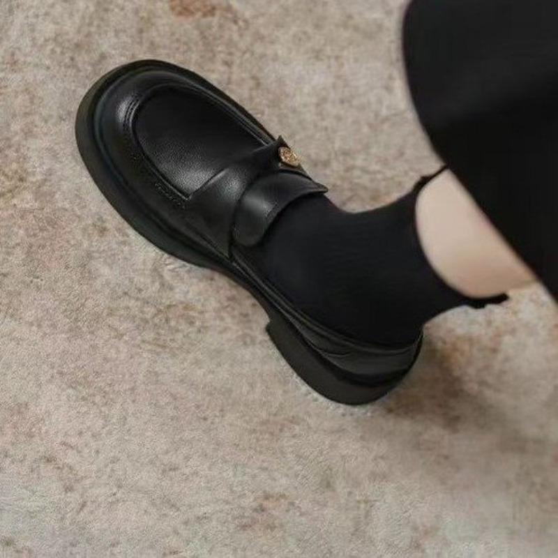 Retro Thick-soled Shallow-mouthed Loafers for Women A New Style of Women's Shoes That Can Be Worn On One Foot