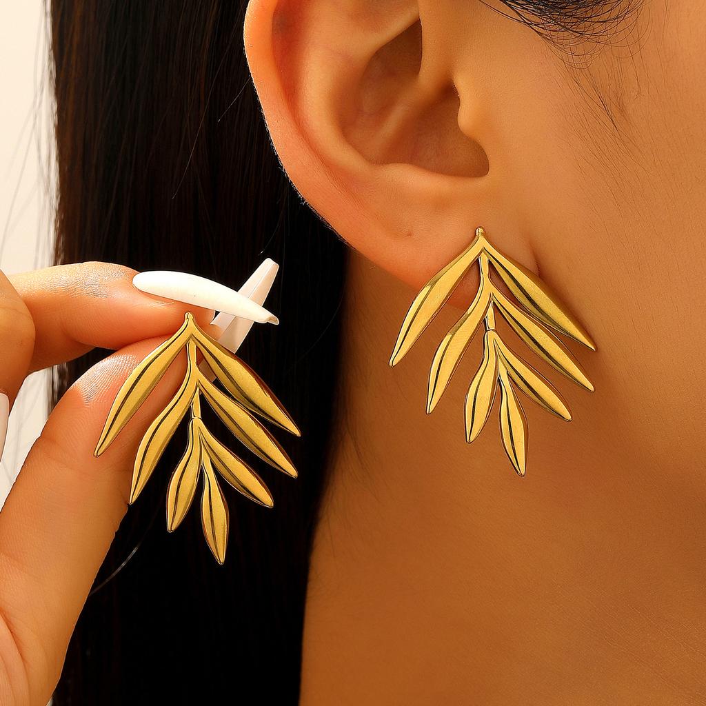 High quality new stainless steel flower leaf stud earrings 2026 versatile fashion new leaf stud earrings trendy earrings