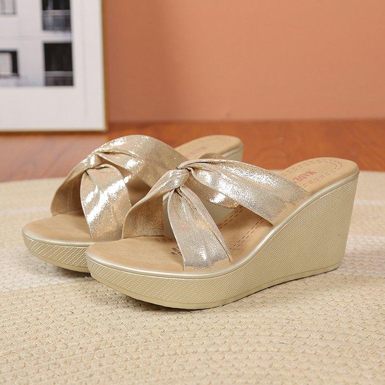

Fashionable Women s Outdoor Wear Thick Heel Sandals Summer New Style Platform Slippers Large Size High Heels Comfortable Shoes 41 золотой