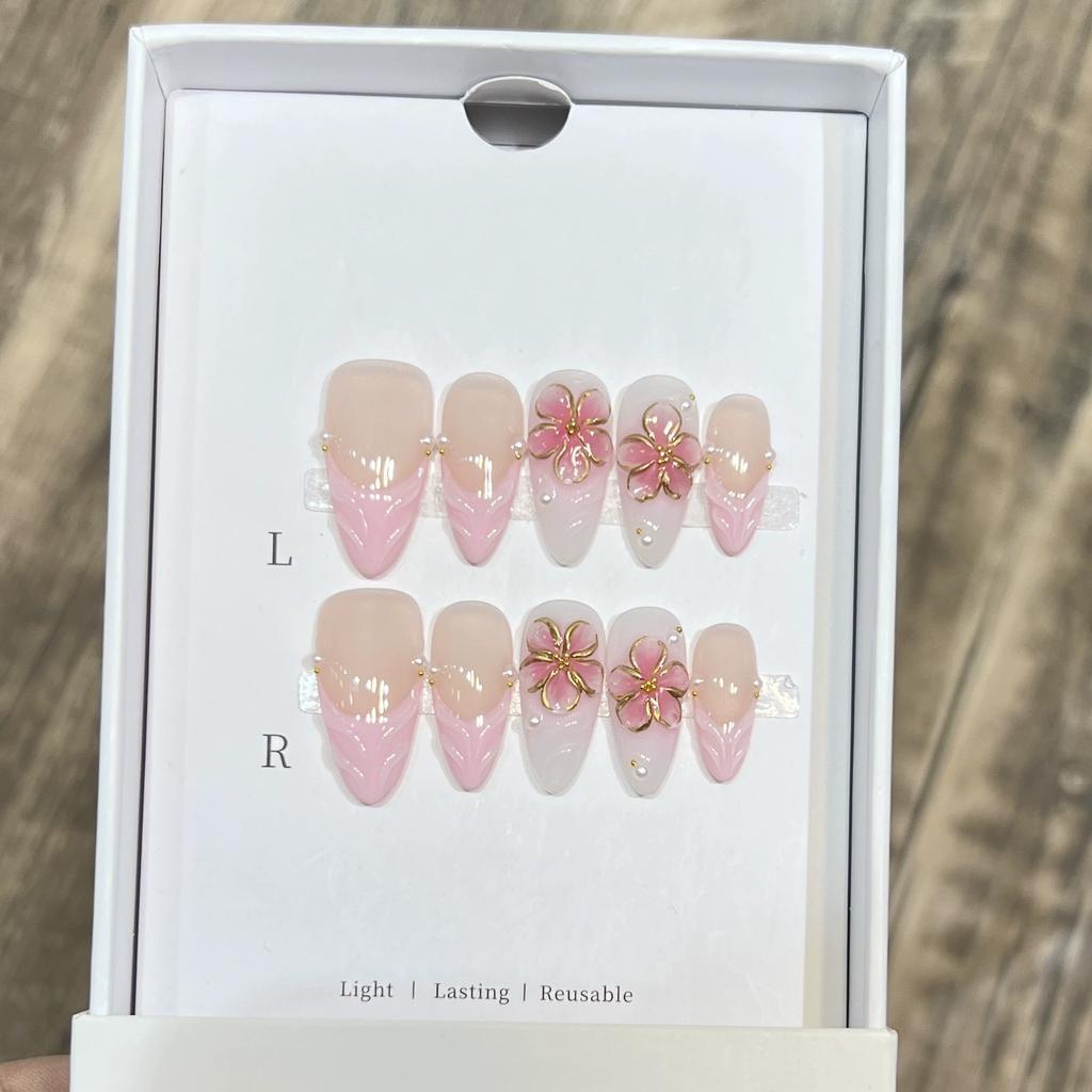 10Pcs Pink Gradient Handmade New Fake Nails Wearable Full Cover 3D Flowers Almond Nail Tips Set Detachable French Acrylic Nails