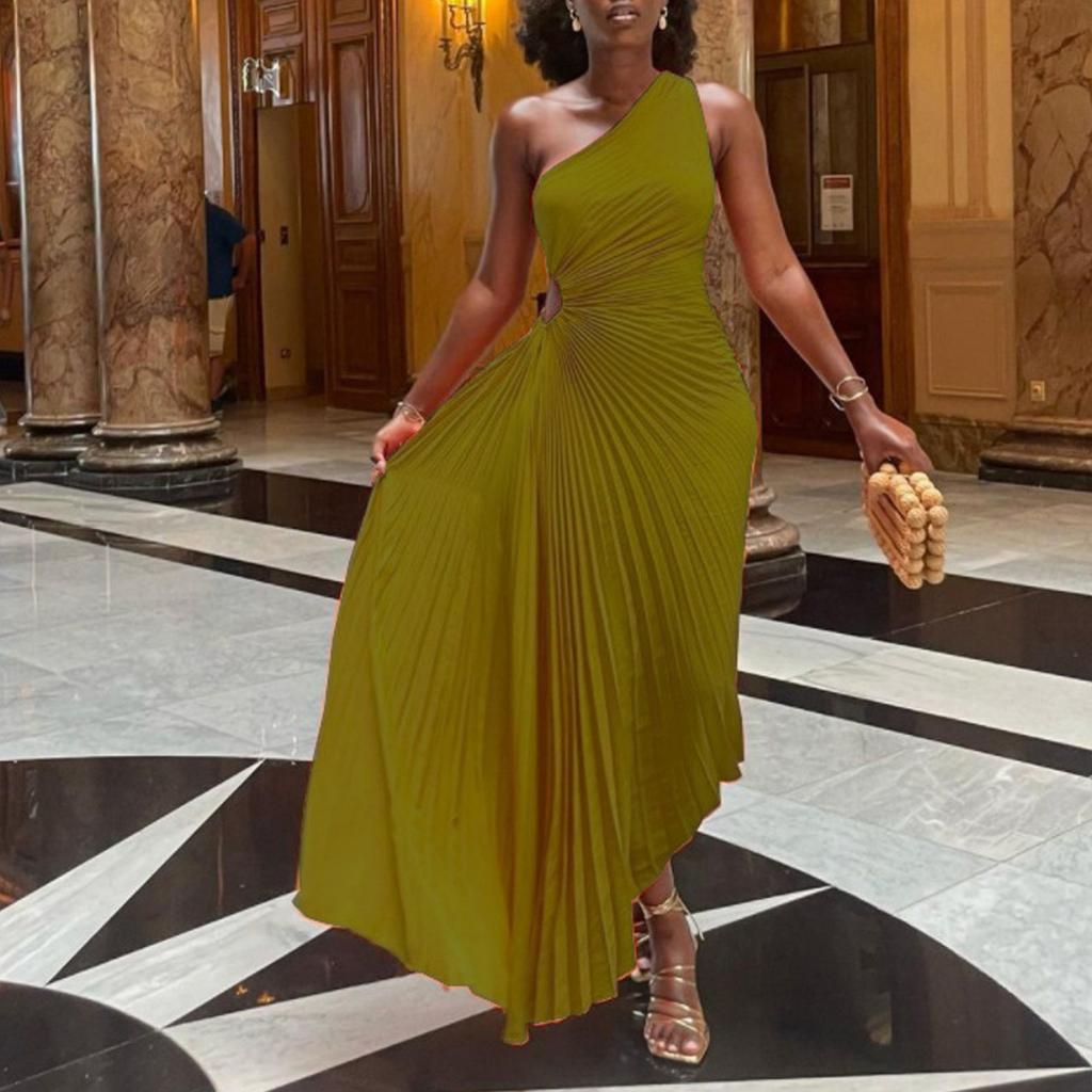 Damen Modisches Einfarbiges Lässiges Sexy Temperament Ein Schulter Schräger Kragen Plissiert Ausgeschnitten Kleid Langes Kleid