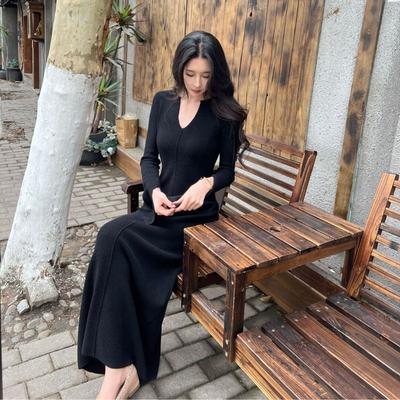 [] Black V-neck Knitted Dress Women's Autumn and Winter High-end Temperament Slim-fitting Hip-wrapped Dress