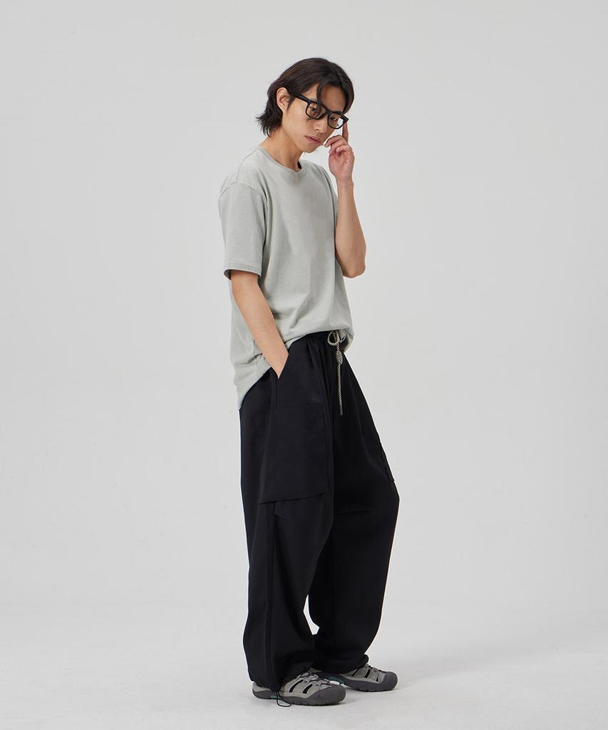 MAKEITTO Two Tuck Wide Parachute Cargo Pants_Black