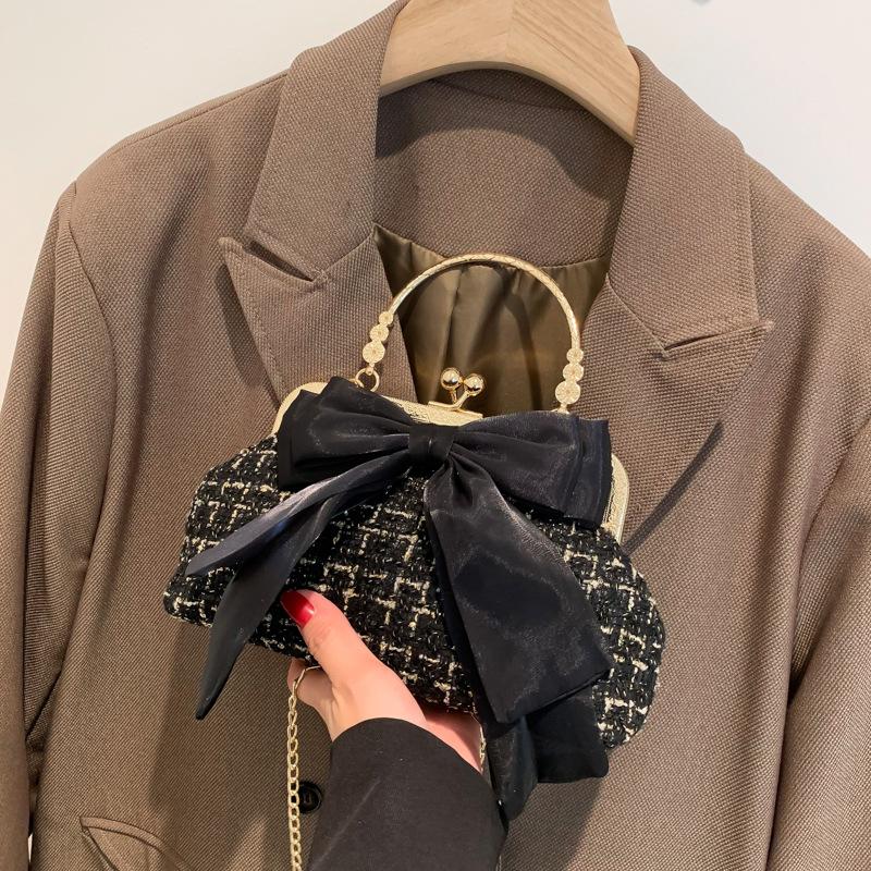 High-value French fashion bag 2025 new retro bow underarm messenger bag wedding foreign handbag