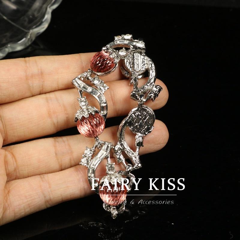 Stylish Exquisite Rhinestone High-end Bracelet, Sweet Necklace, Elegant Women's Earrings Set 925 Silver Needle