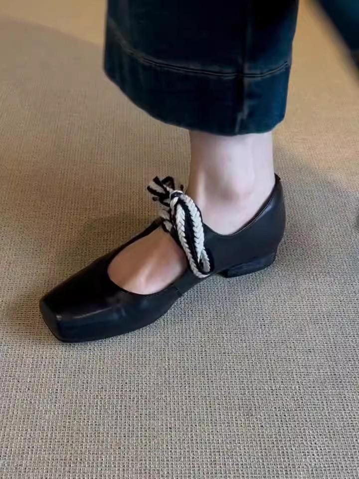 

Версия из овчины~ квадратный носок ретро шнуровка балетки женская юбка литературные Мэри Джейн маленькие кожаные туфли толстый каблук одинарные туфли 40