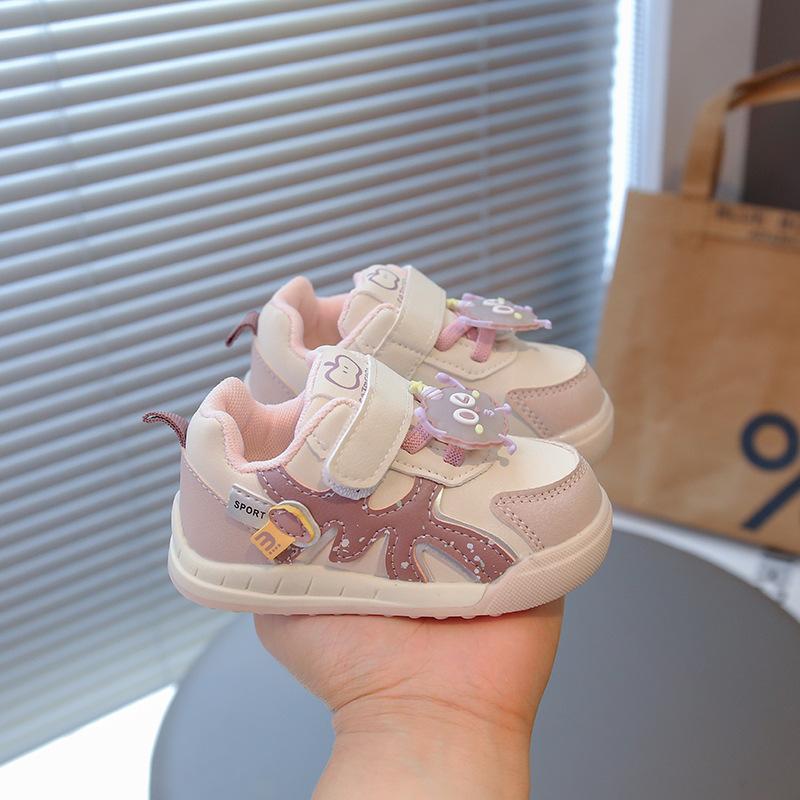 Rutschfeste Baby Frühling und Herbst neue Kindergarten Baby weiche Sohle 1-6 Jahre alt Lederoberfläche schmutzabweisende Kinderschuhe Jungen