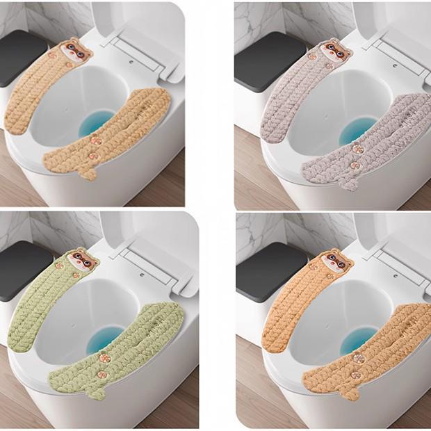 

Winter Handle Toilet Seat Cushion with Cartoon Design – Universal Fit for All Seasons