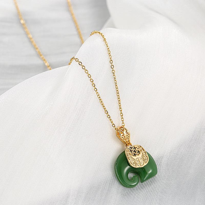 Jade Elephant Pendant Necklace for Women Auspicious Fortune Symbol Trendy Versatile Minimalist Jewelry