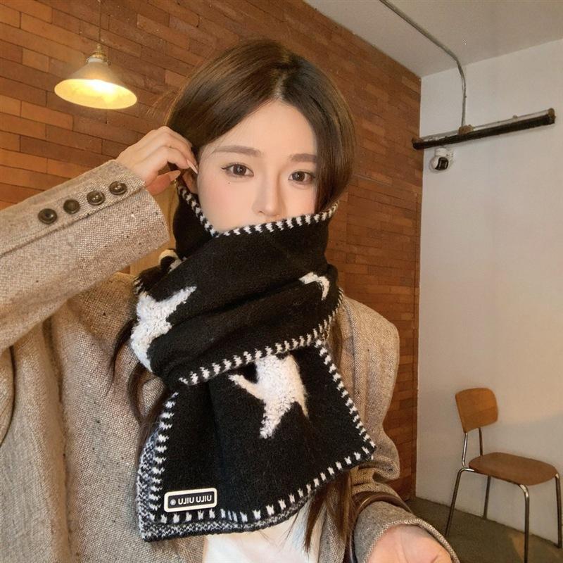 Korean version feels fashionable women, winter stars keep warm atmosphere tide street scarf versatile neck protection scarf knitted edge lock tide