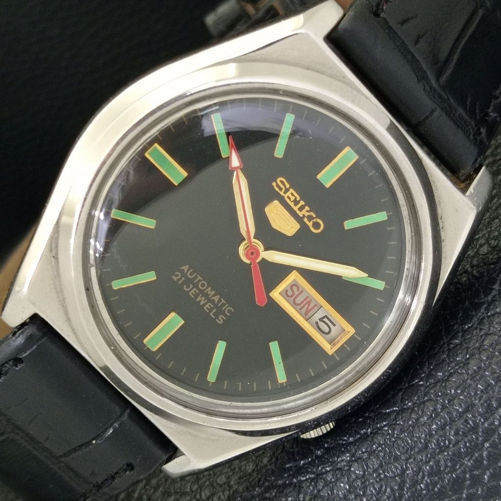 

SEIKO 5 AUTOMATIC 7019A JAPAN MENS VINTAGE BLACK COLOR DIAL WATCH a701904-5 R207-a701904