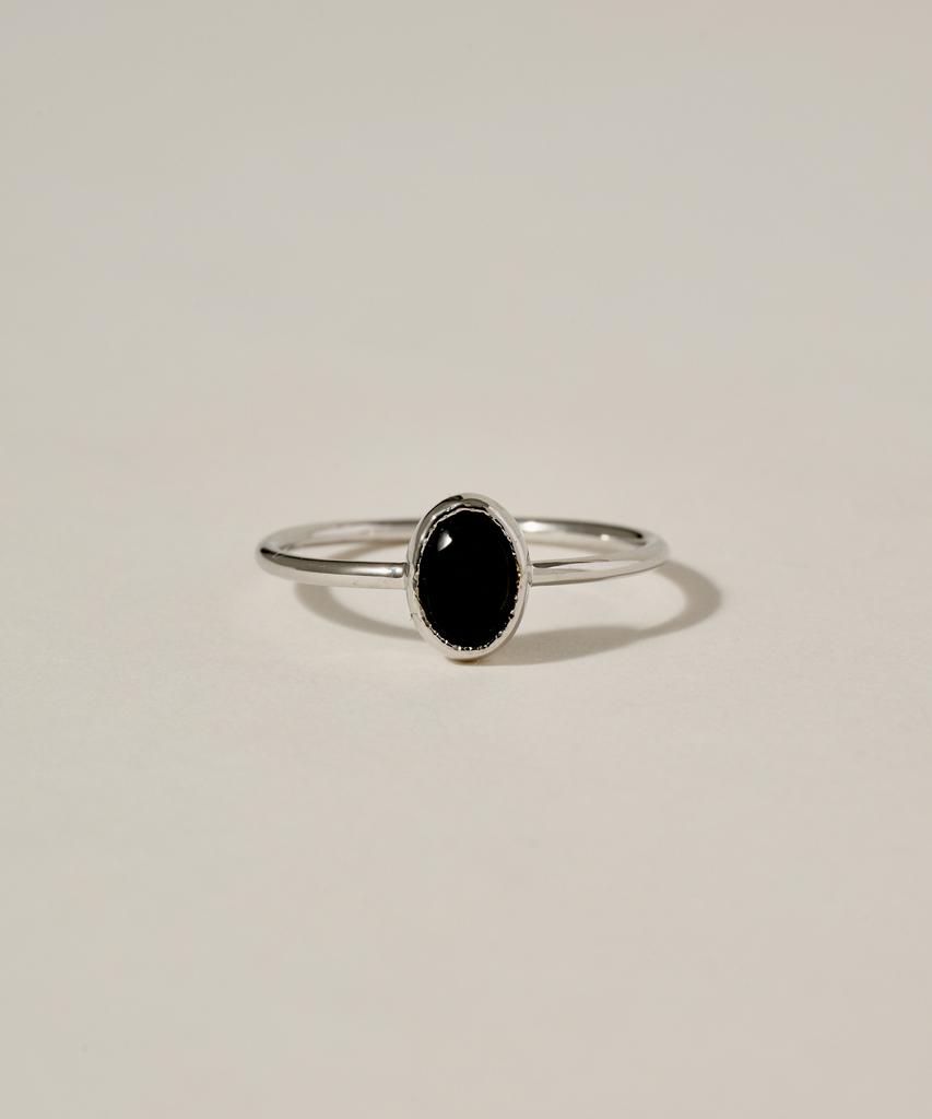 Novice Tokyo Classic Stone Motif Ring