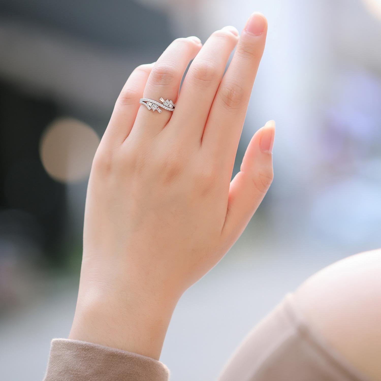 

Необычное платиновое кольцо с цирконом, нишевый дизайн, ряд бриллиантов, модное, универсальное, женское кольцо для работы, подарок для вечеринки 10