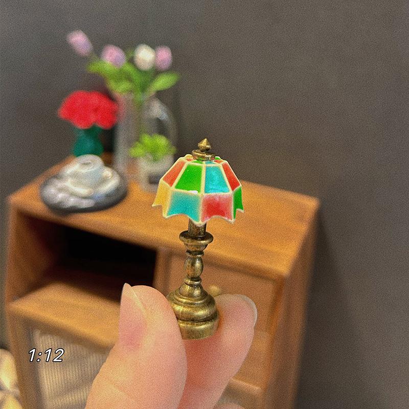 Dollhouse Mini 1/12 Miniature Table Lamps Retro Lamps Decor Accessories