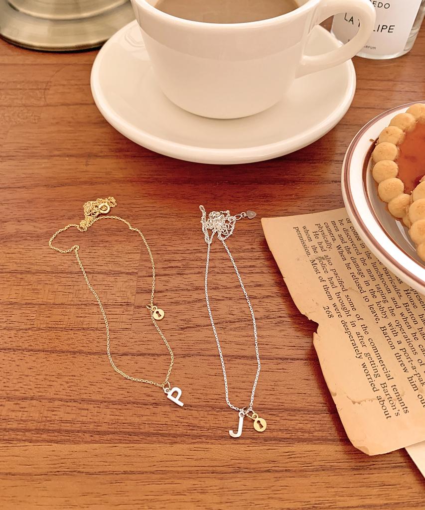 Code.H (Silver 925) Keyhole Initial Necklace